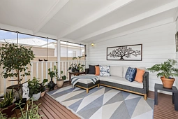 215/40 Watt Street, Lara
