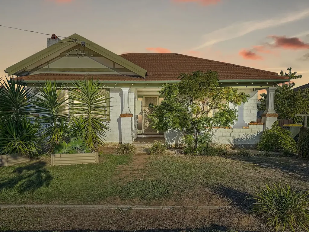 Maryborough 3 Bedroom CHARMING SOLID BRICK HOME WITH REAR LANE ACCESS
