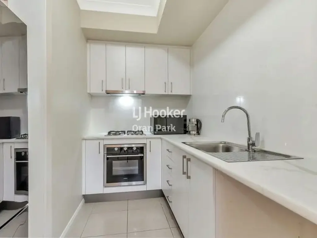 ONE BEDROOM FLAT SEPARATE LIVING AREA