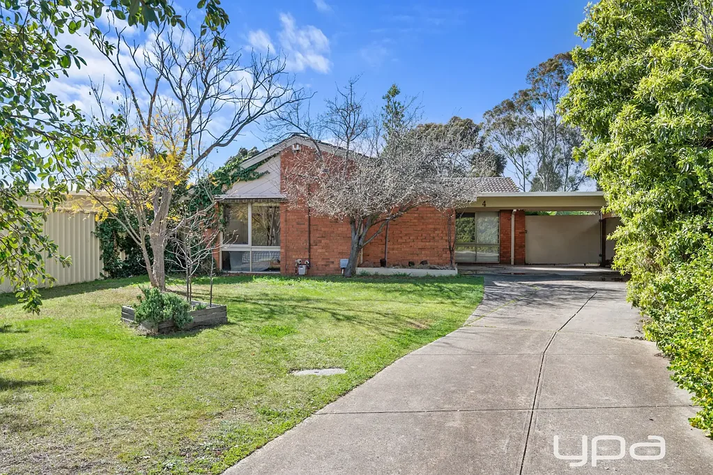 4 Bruthen Court, Brookfield, VIC 3338