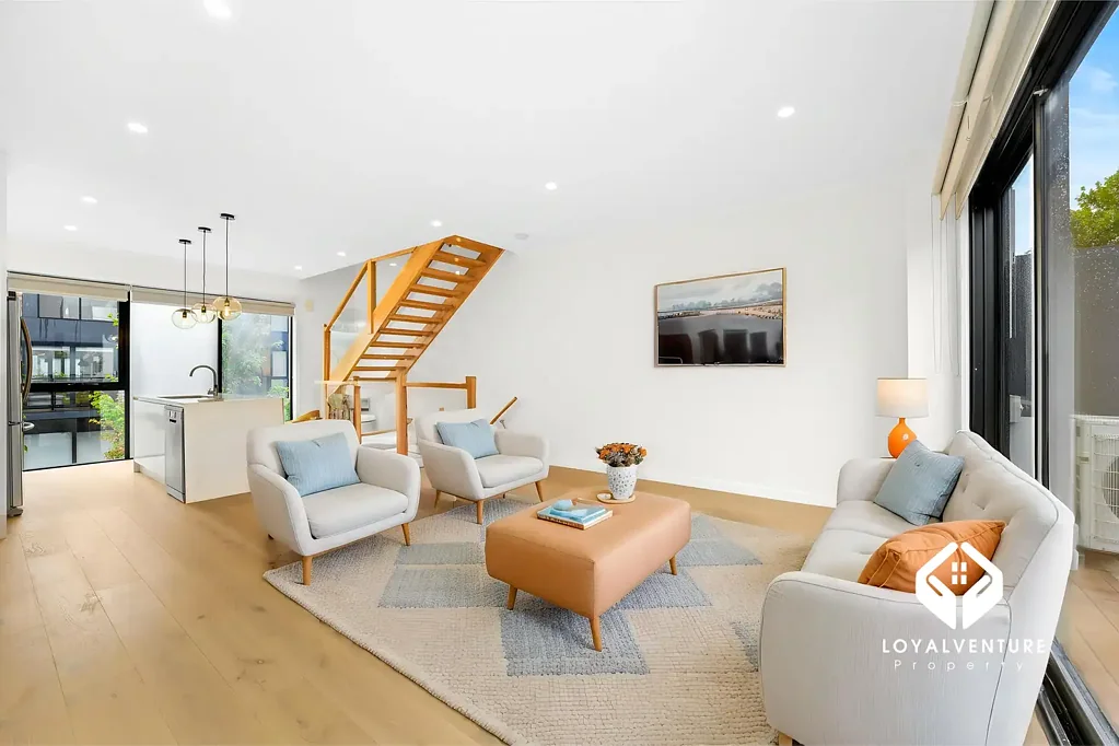 Newly Painted | Low-Maintenance Floorboards | Prime City-Edge Location