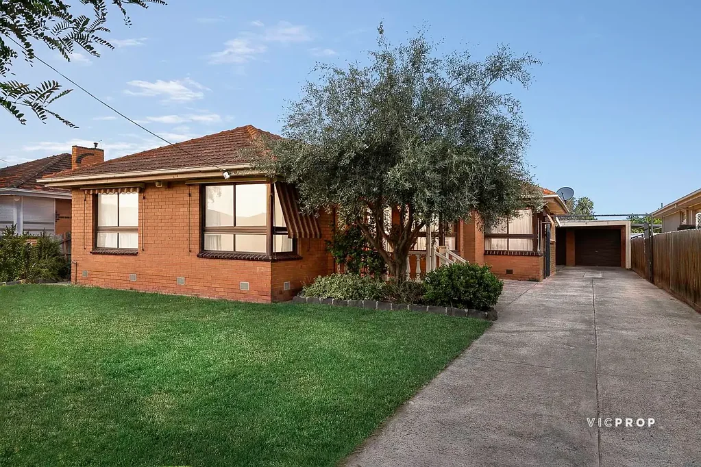 11 Lowson Street, Fawkner, VIC 3060