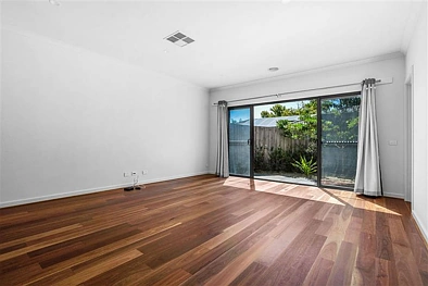 Stylish & Spacious Townhouse in Prime Clayton Location