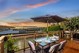 131 Gloaming Hill, Titahi Bay