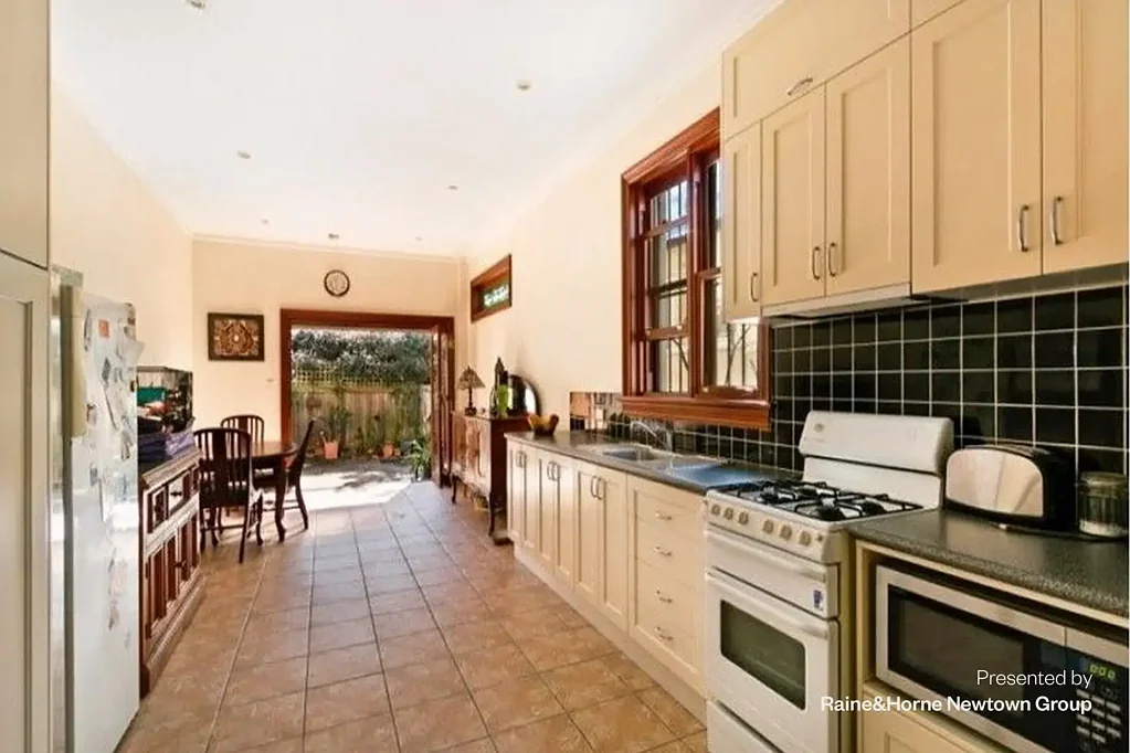 Surprisingly spacious and peaceful 3 bed home