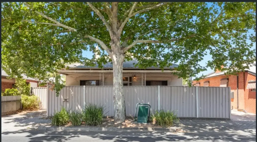 Spacious generous size family home in exclusive Eastern suburb