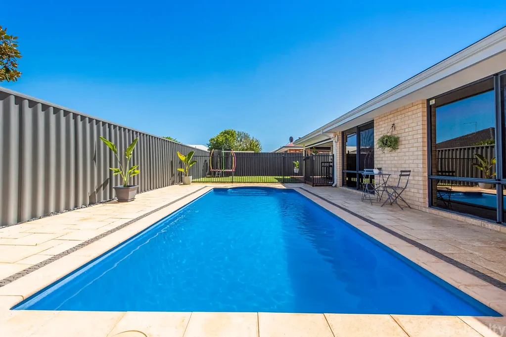 40 Claiborne Road, Secret Harbour, WA 6173