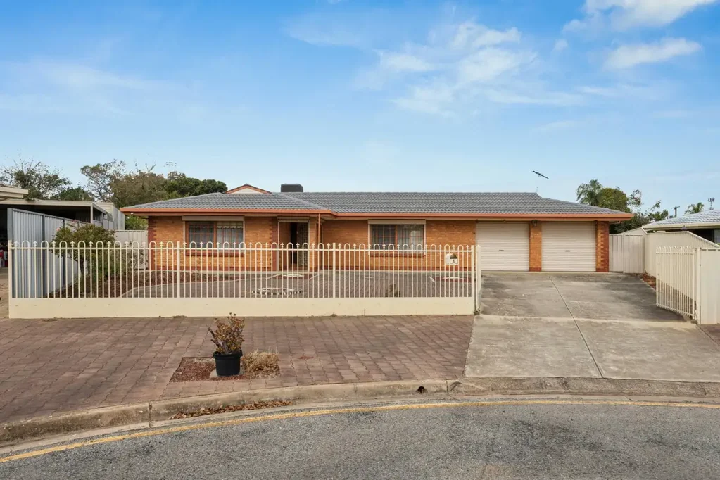 8 Tranquil Court, Campbelltown, SA 5074