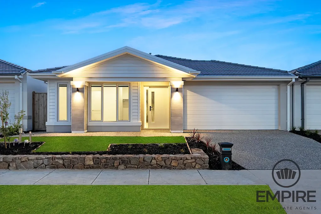 19 Fiorin Street, Clyde North, VIC 3978