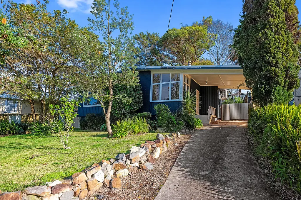 33 Carbeen Street, Gateshead, NSW 2290