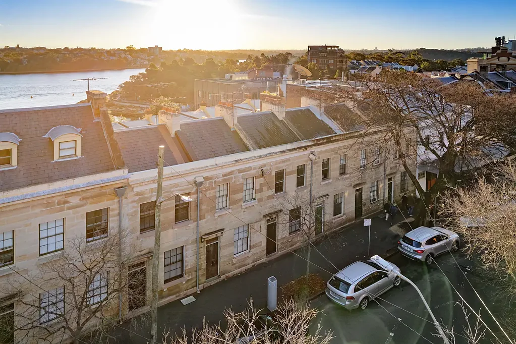 Millers Point 3ਬੈੱਡਰੂਮ Georgian style terrace with Blue Ribbon Address