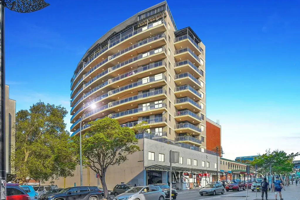 Bankstown 2Habitaciones Modern Apartment in Prime Bankstown Location – Minutes Walk to Everything