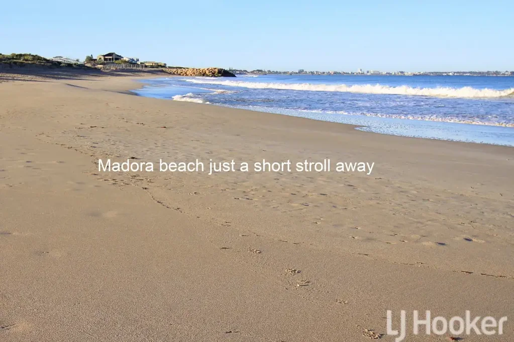 Seaside Madora Bay - Brand New with Ocean View from Front Ya