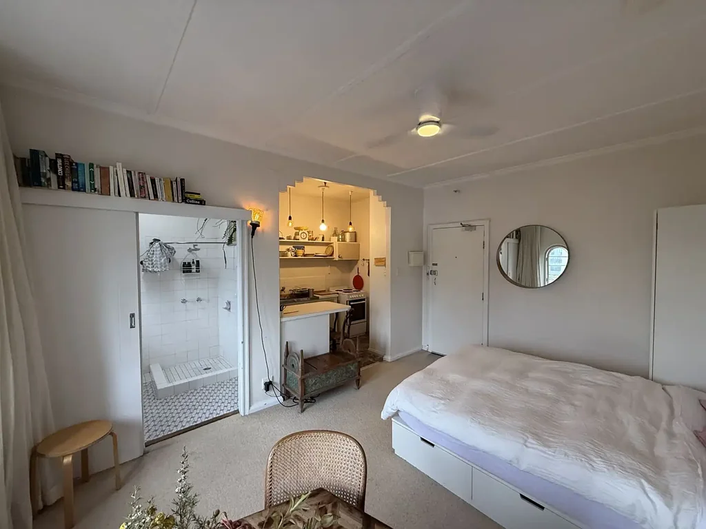 PLEASE DO NOT ATTEND THE PROPERTY BOOK YOUR ONLINE VIDEO TOUR – SEE THE EASY 5 STEP PROCESS BELOW. Please Register To Receive Your Video Tour Link.