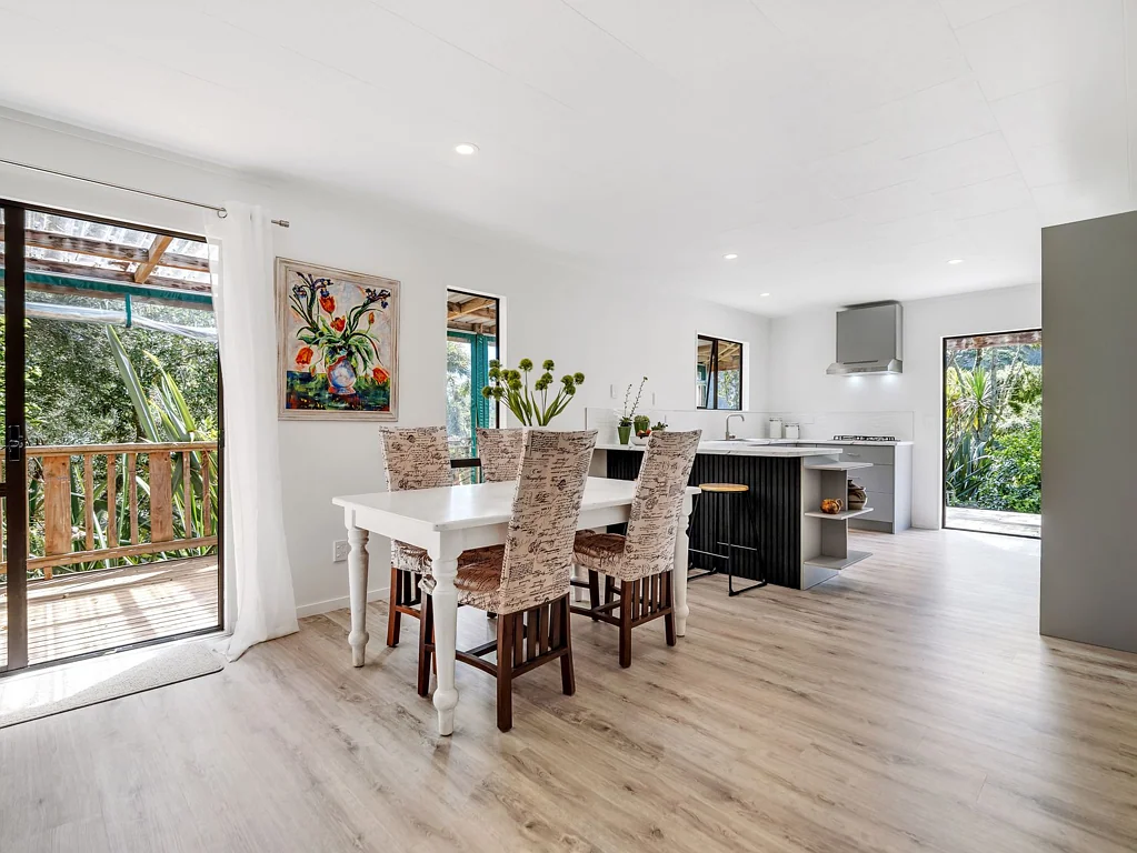 Makarau 2 Bedroom Hidden French-Country Sanctuary in North Auckland