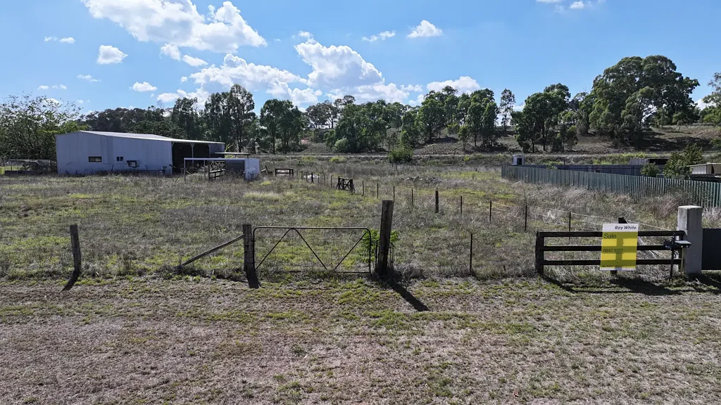 Binnaway 1ਬੈੱਡਰੂਮ Relocate and Build on this Large block with 2 sheds