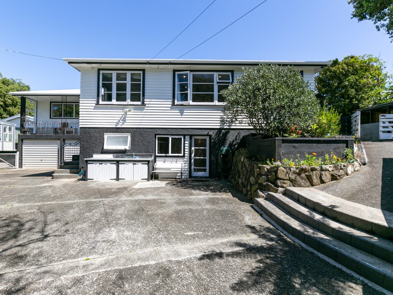 54 Collins Avenue, Tawa, Wellington, 4 rūma, 0 rūma horoi