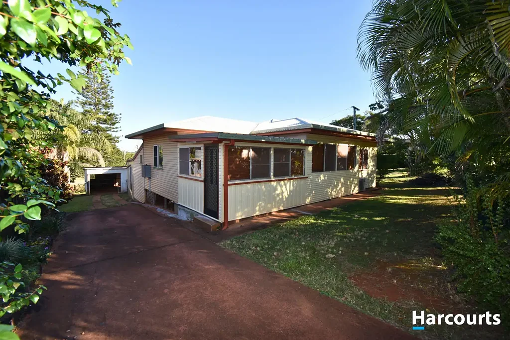 Childers 3ਬੈੱਡਰੂਮ FAMILY OR INVESTMENT HOME IN THE HEART OF CHILDERS