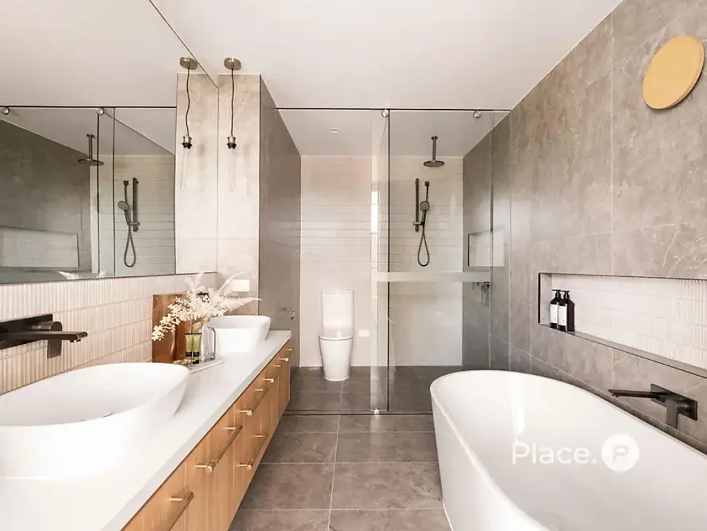 Indooroopilly 4房 东北向河景联排 私人电梯奢居 Gaggenau厨房 美食家设计 社区泳池桑拿 Luxury Multi-Level Living With River Views