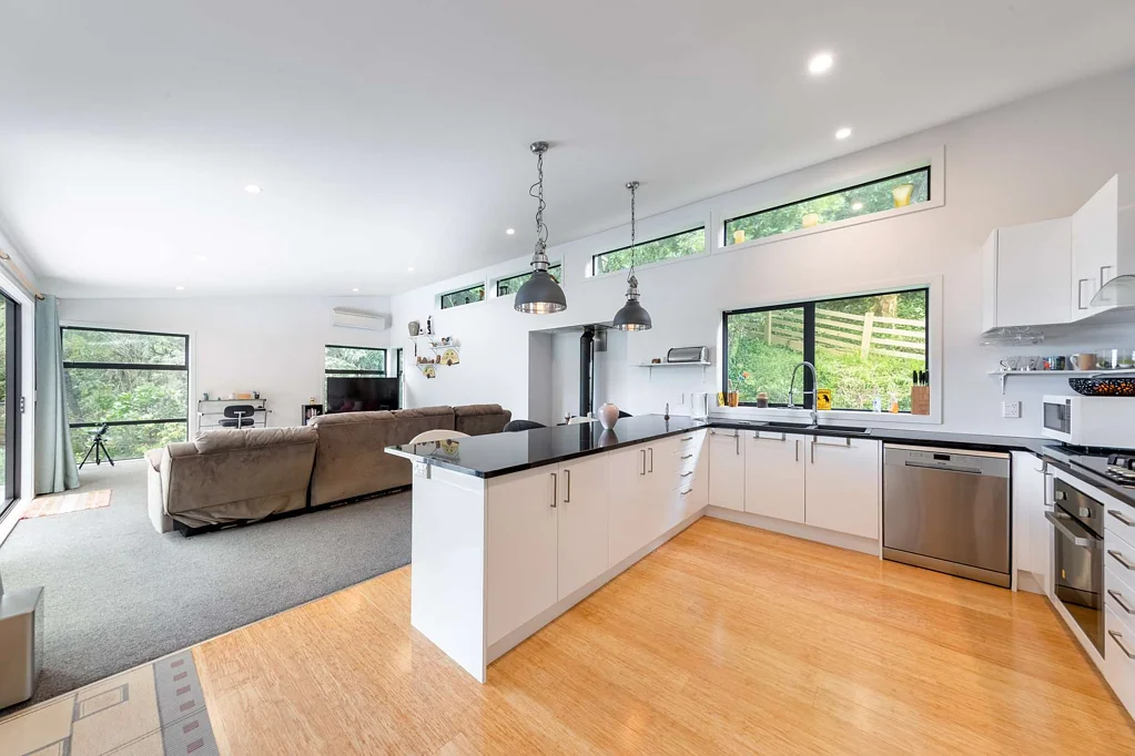 Eastbourne 4Moenga Stylish Private Retreat in Point Howard!