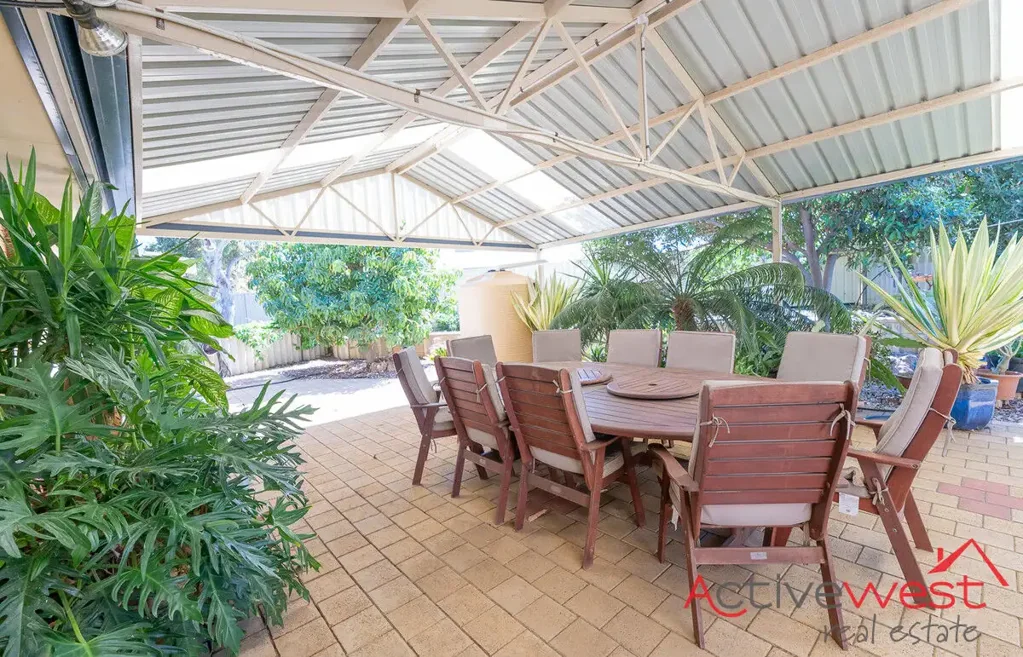 Strathalbyn 4房  Spacious Family Living on Over Half an Acre – Room to Grow, Work & Entertain