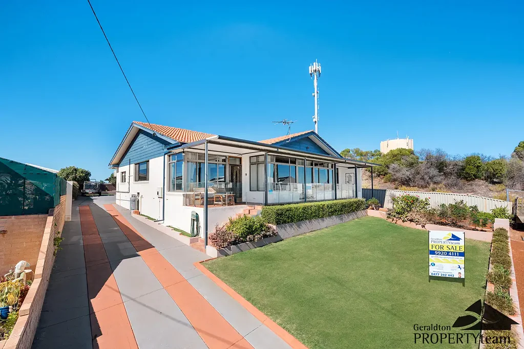 Mount Tarcoola 3Zimmer Coastal Views, Huge Garaging & Large Family Home