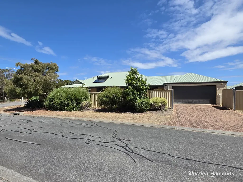 23 Baltic Ridge, Yakamia, WA 6330