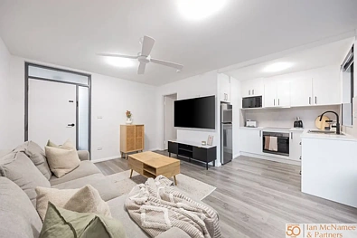 Griffith 1房  Beautifully Renovated Ground Floor Courtyard Residence