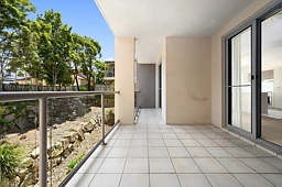 51/19 Carina Peak Drive, Varsity Lakes