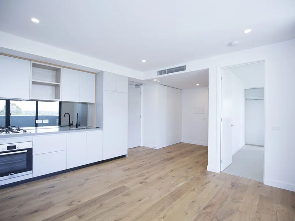 1Bed, 1Bathroom, 1Carport Space in Box Hill