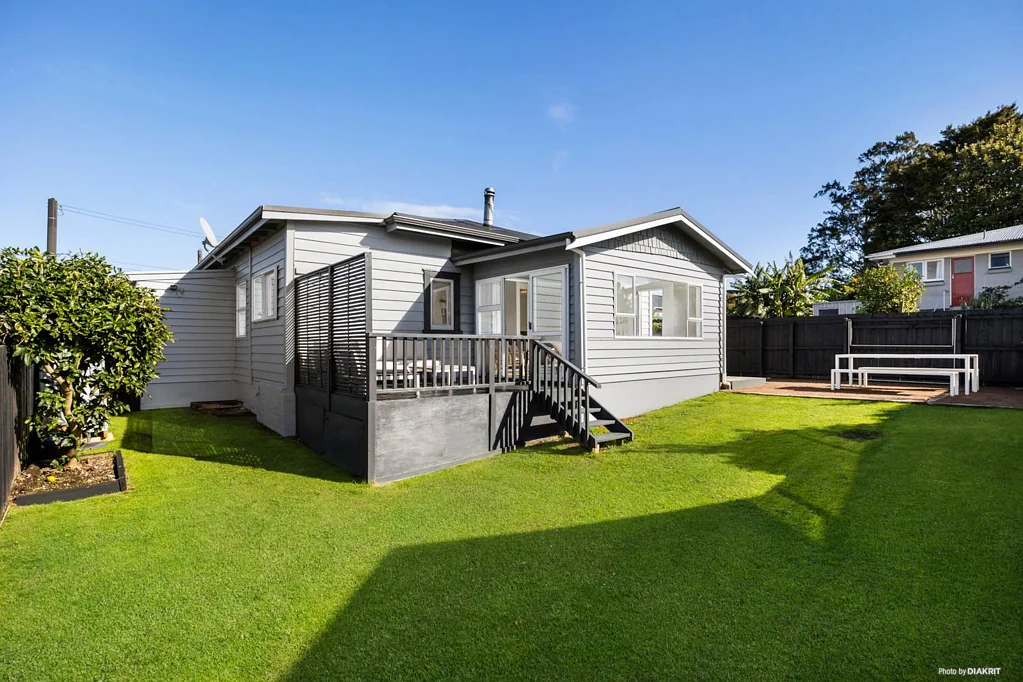 Papakura 3Zimmer ‘A special kinda’ something’