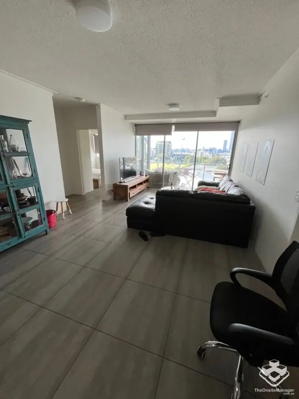 Stylish & Spacious 2 bedroom next to Brisbane River!