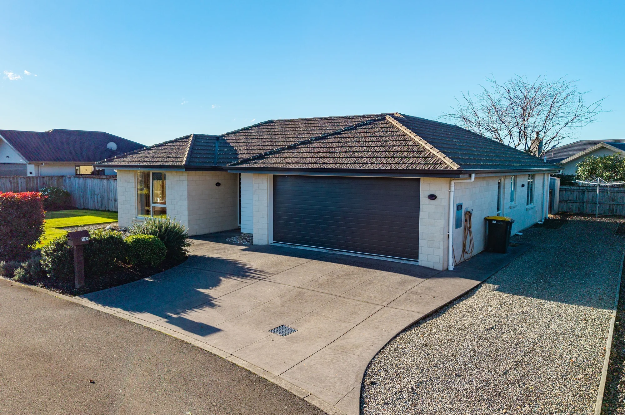 Brightwater 3ਬੈੱਡਰੂਮ Peaceful and sunny, low maintenance brick home