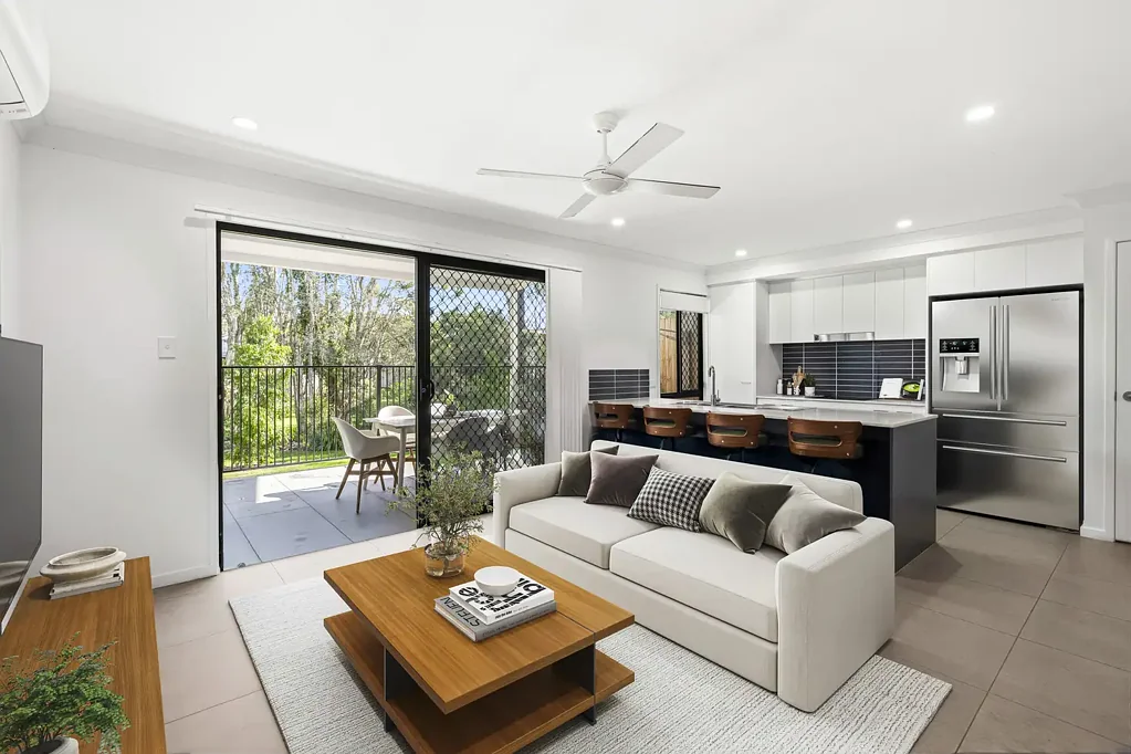 Loganholme 4Kwarto Rare 4 Bedrooms, 2.5 Bathrooms | 2 Year New | Beautiful Bushland Setting & Views with Hyperdome & Schools all nearby