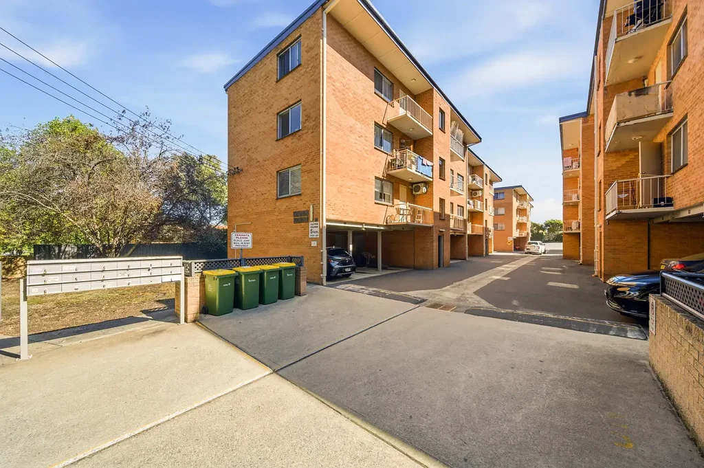 Queanbeyan East 2Phòng ngủ Renovated Two Bedroom Unit.