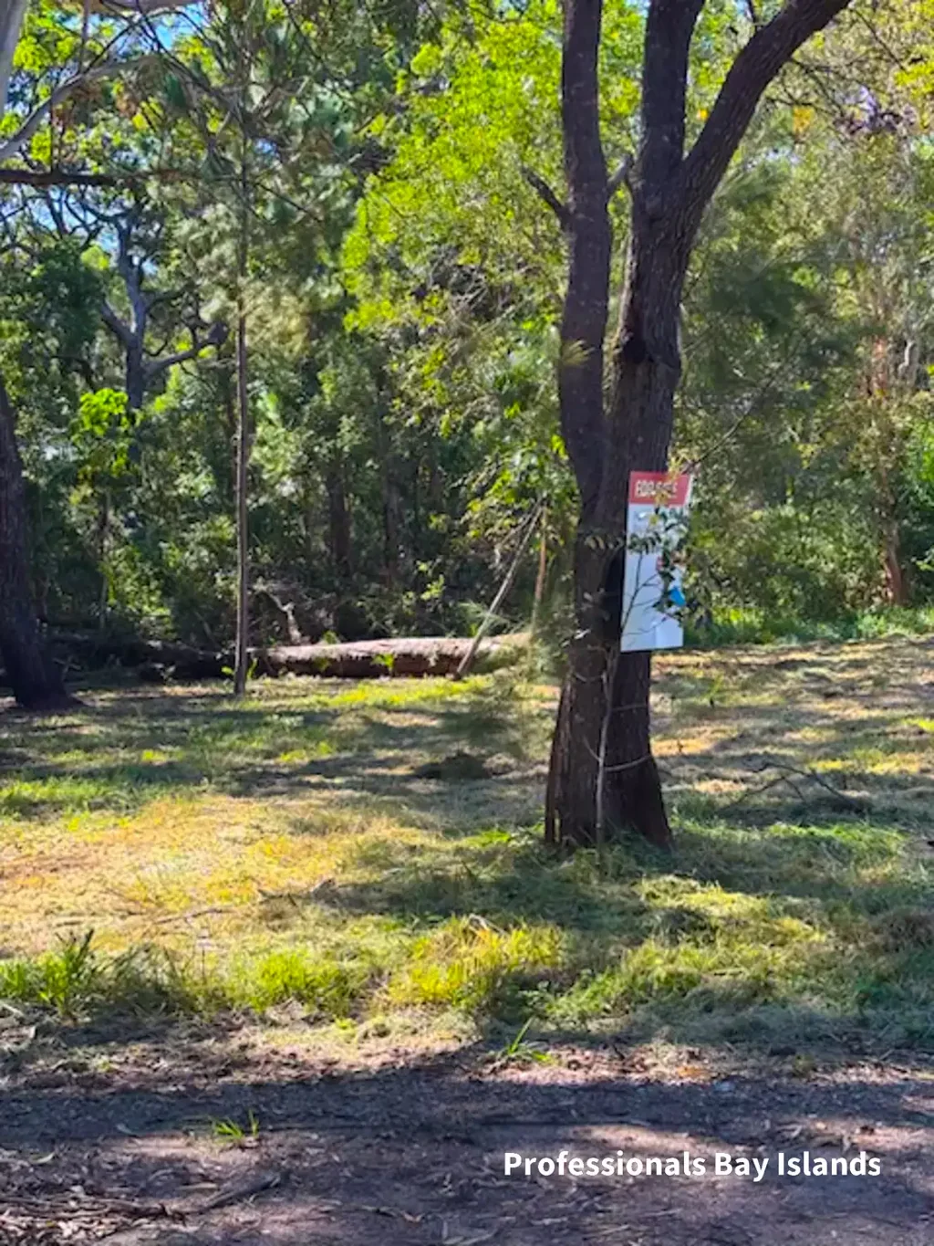 Macleay Island GREAT BLOCK WITH PRIVACY CONSERVATION ATTACHED!