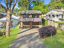 50 Pindari Avenue, Burleigh Heads
