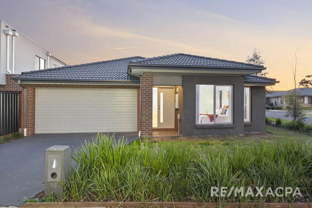 16 Sapling Boulevard, Tarneit, VIC 3029