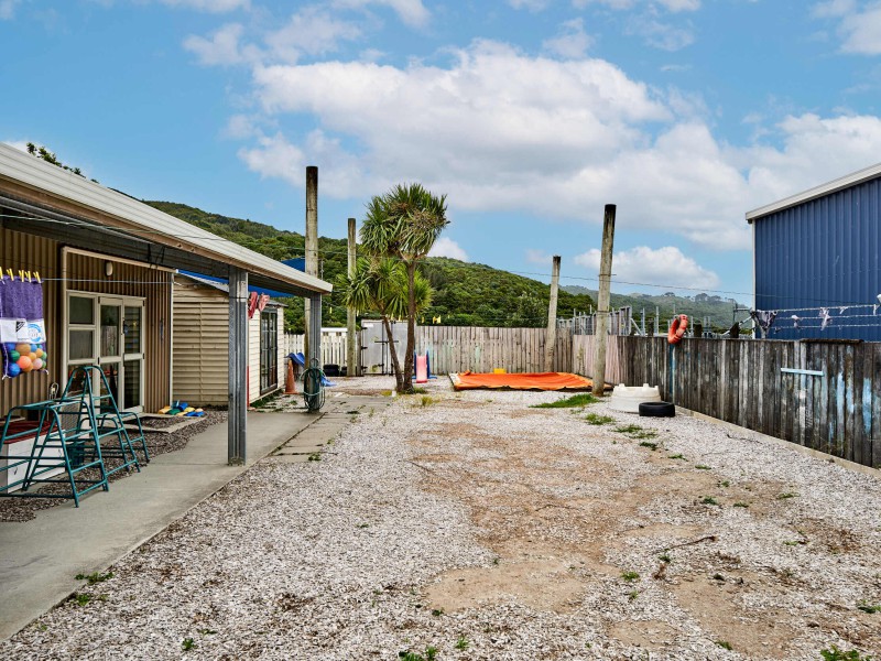 7 Makaro Street, Elsdon, Porirua, 0 Kuwarto, 1 Banyo