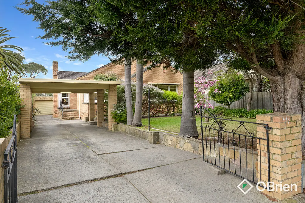 44 Woodlands Grove, Frankston, VIC 3199