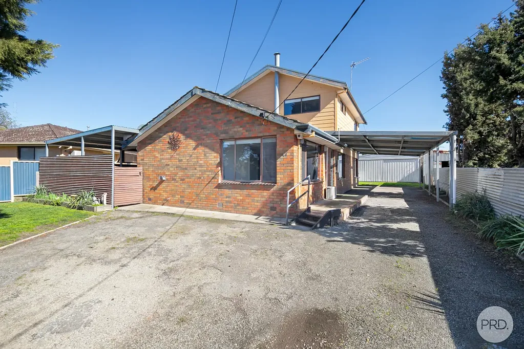 FOUR BEDROOM FAMILY HOME WITH PLENTY OF SHEDDING