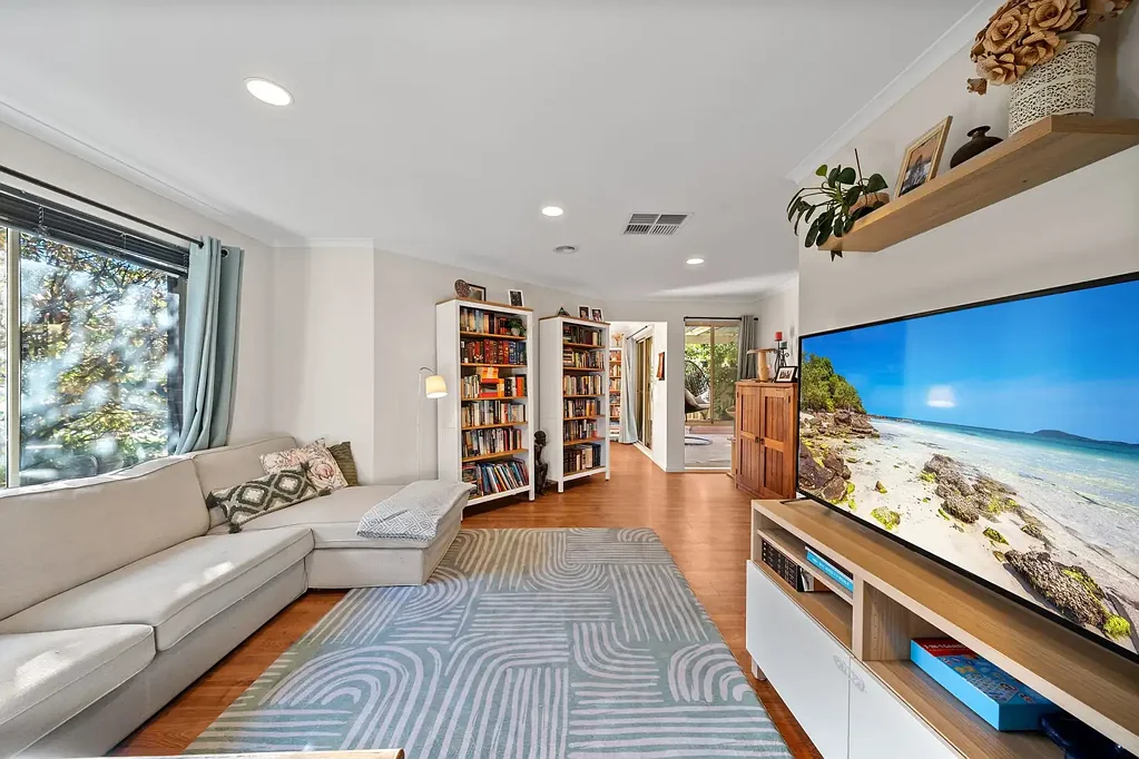 Dunlop 3غرفة نوم Peaceful Family Living with Entertainer Appeal in a Prime Dunlop Location