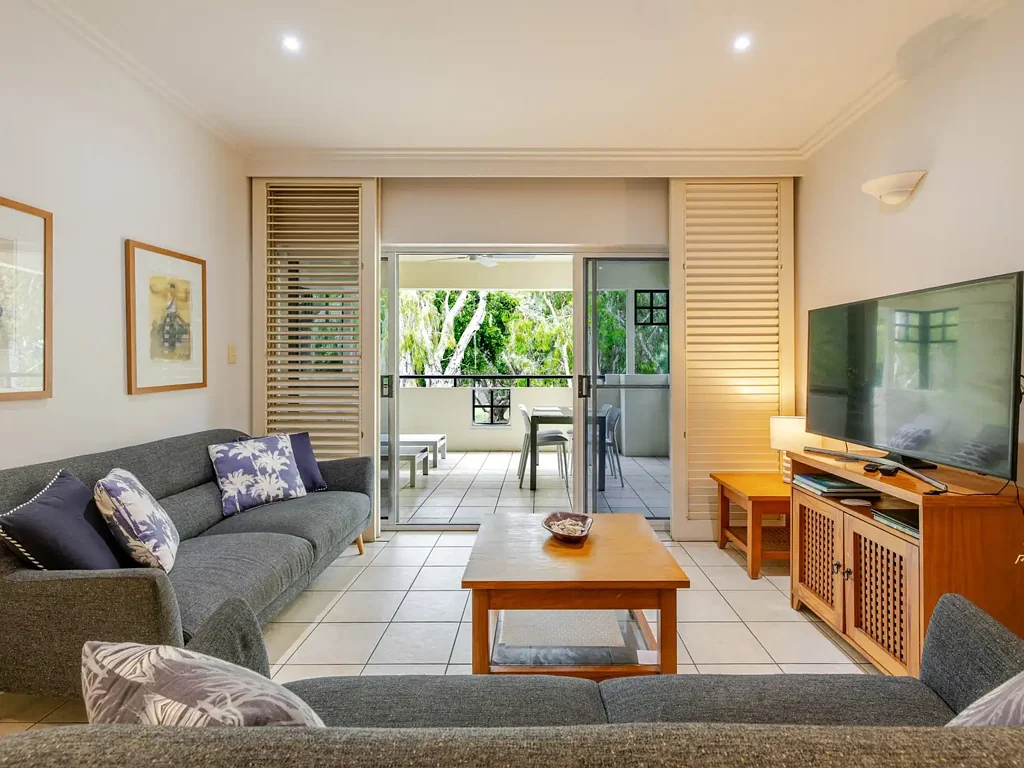Port Douglas 2房  CONTEMPORARY APARTMENT MERE STEPS TO THE BEACH