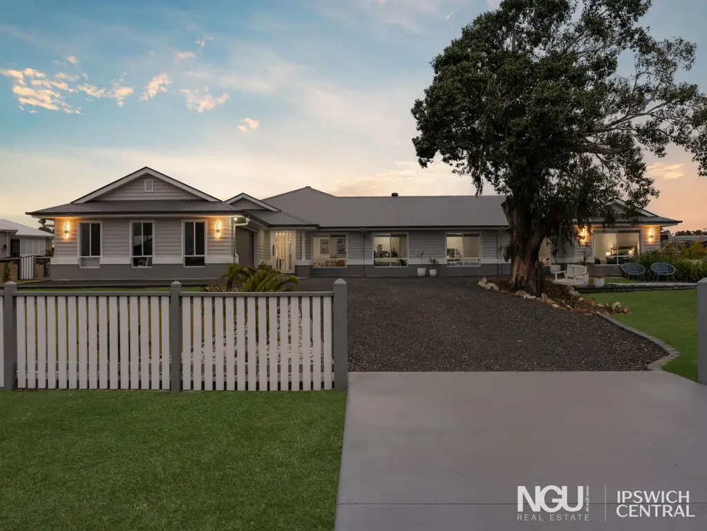 Kensington Grove 4 Bedroom EXPANSIVE FAMILY HOME WITH MULTIPLE LIVING AREAS, SHED & CARPORT