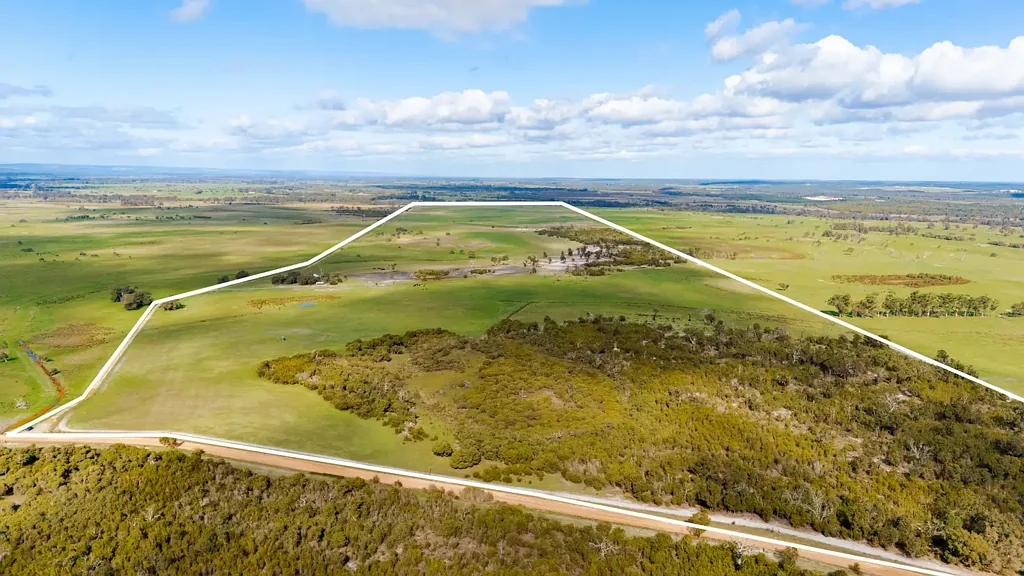 Waroona 1房  Significant Waroona landholding.