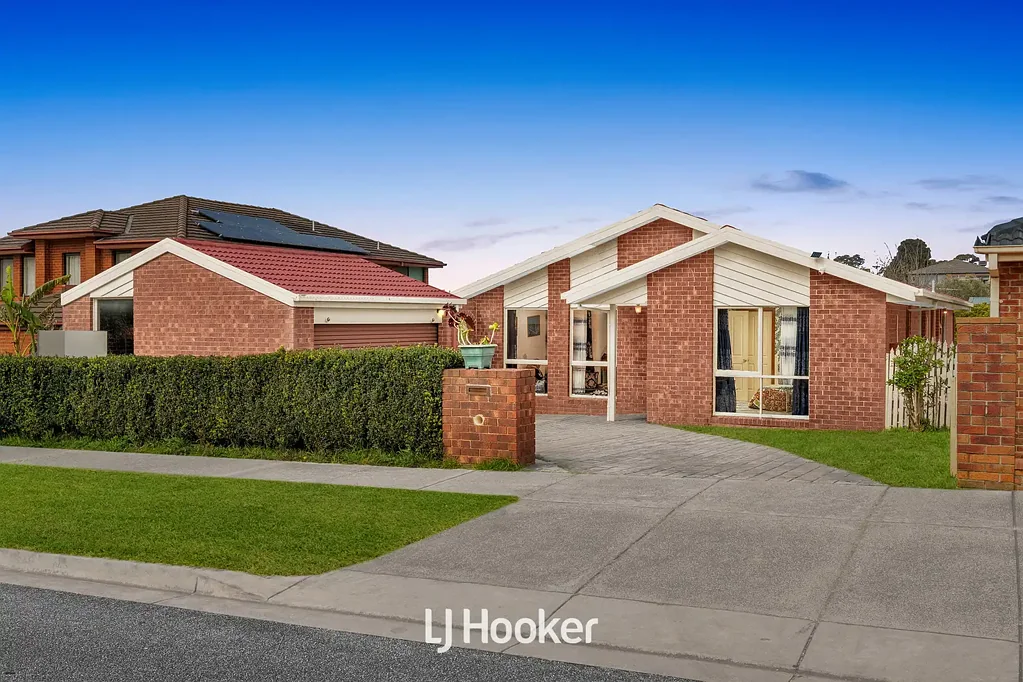 Hallam 5બેડરૂમ Expansive Family Living with Space, Comfort & Exceptional Versatility