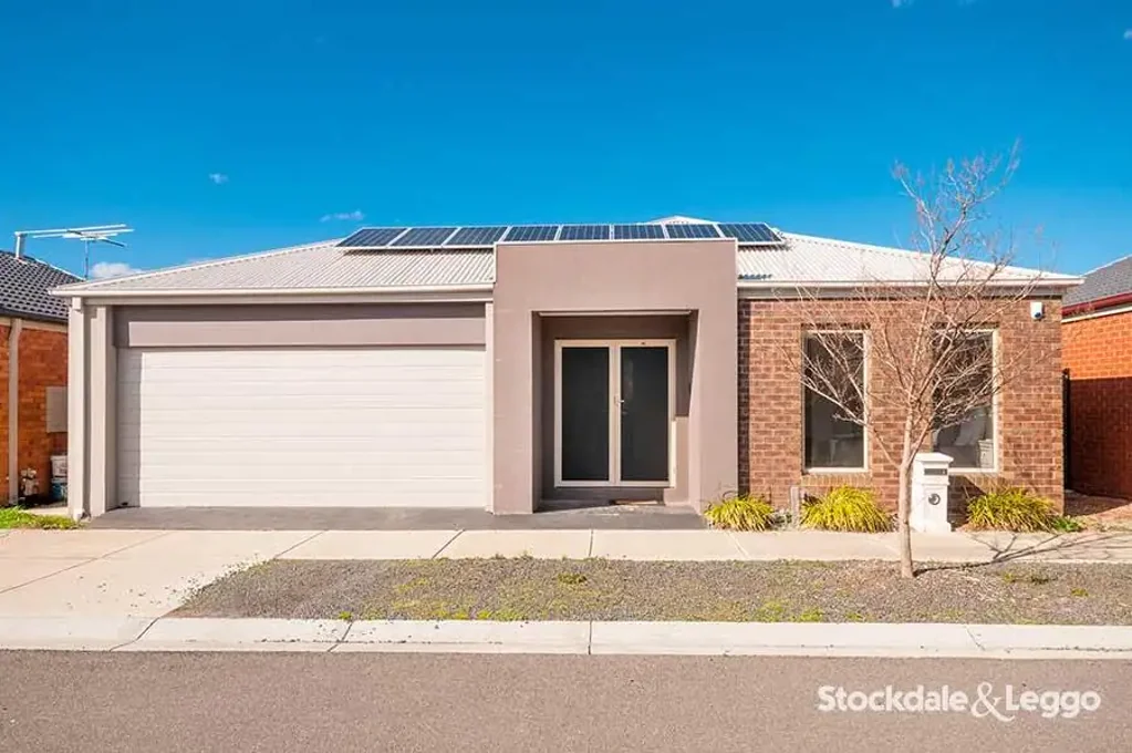 SPACIOUS, PRIVATE & ULTRA CONVENIENT LIFESTYLE!