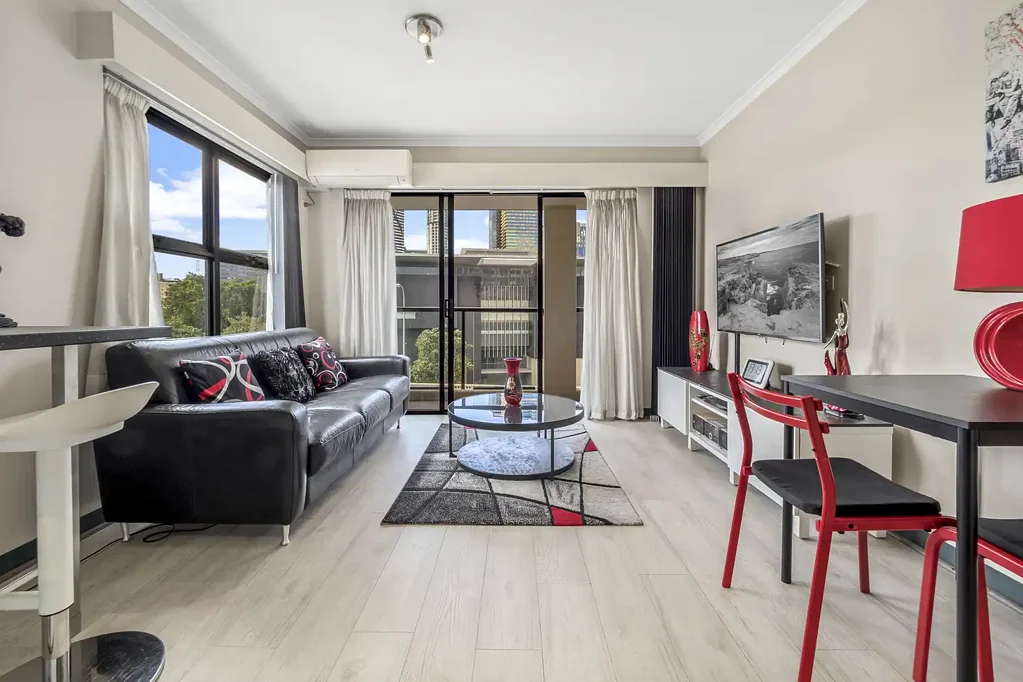 South Brisbane 1 Slaapkamer Renovated City-View Apartment Offering Exceptional Value!
