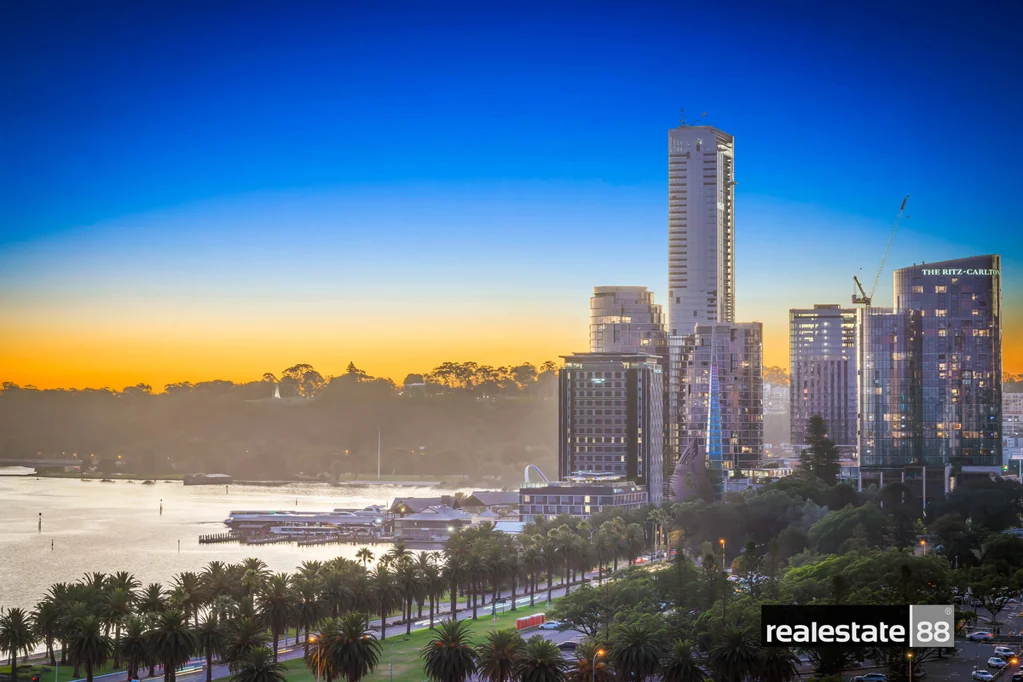 East Perth 4Kwarto HEMISPHERE PENTHOUSE! 250SQM OF LIVING!