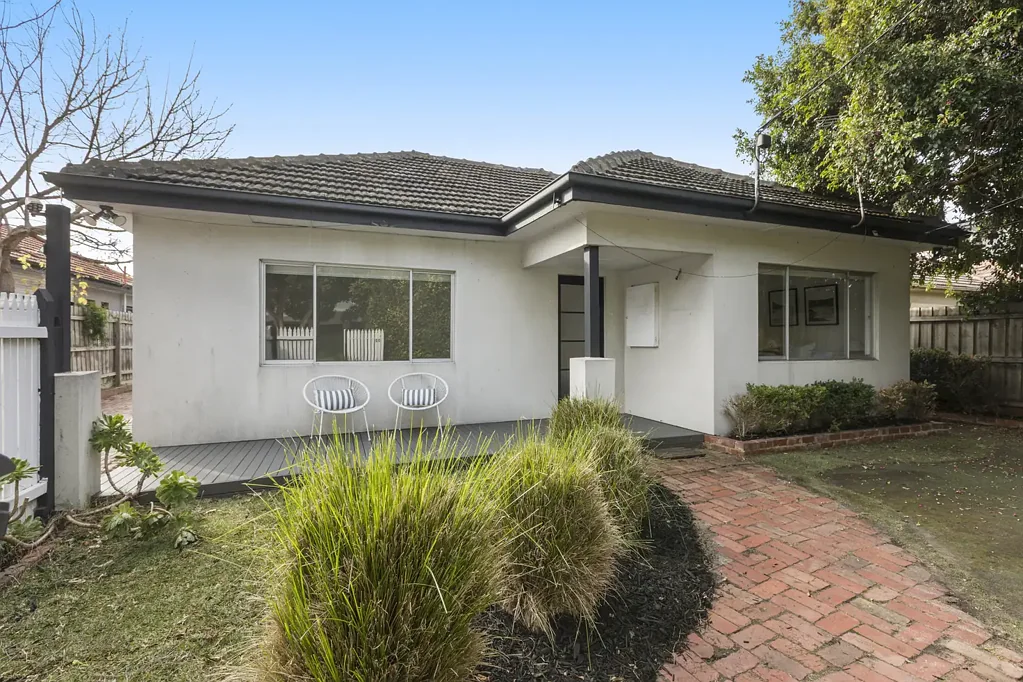 Mordialloc 4房 Mordialloc热门学区 4卧2卫住宅 步行海滩商圈 舒适庭院设计 家庭成长空间 Timeless Charm & Family Living with Endless Potential (STCA)